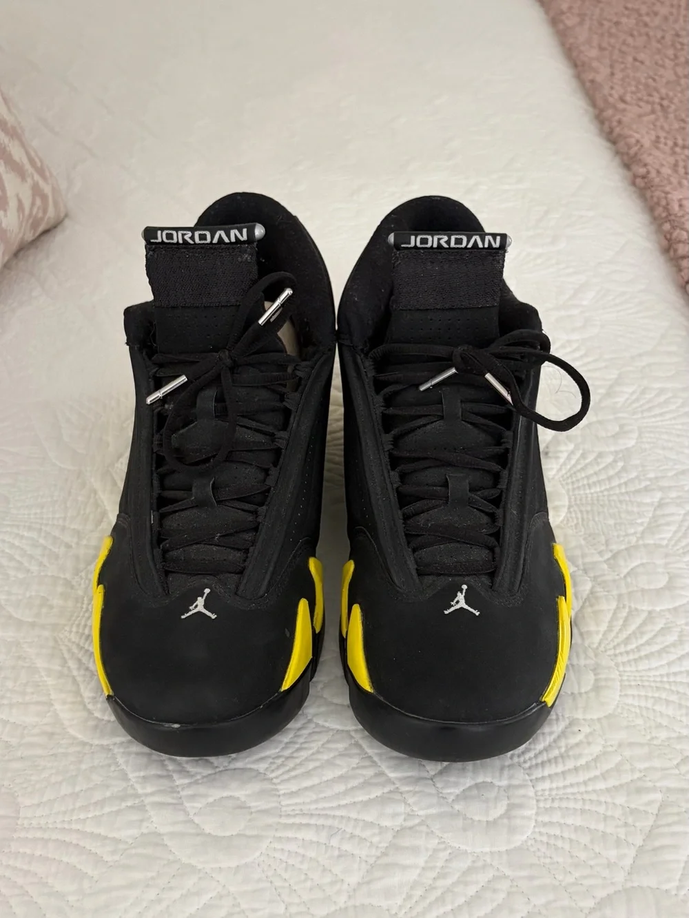 Jordan Men's Black and Yellow Retro Sneakers